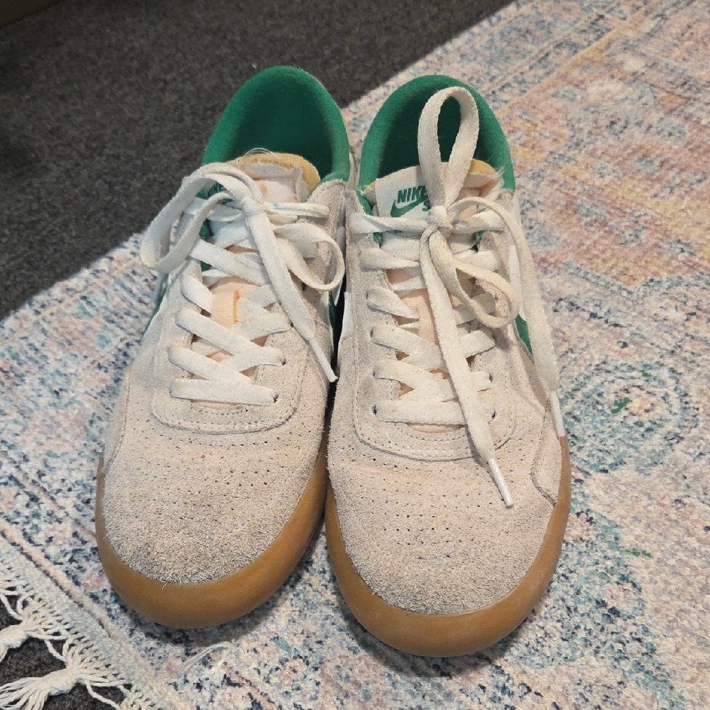 Nike White and Green Sneakers.Nike Heritage Vulc SB Lucky Green Gum Sneaker. 8